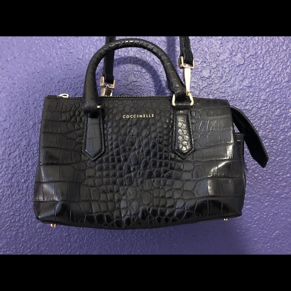 || Coccinelle Black Leather Speedy Purse ||